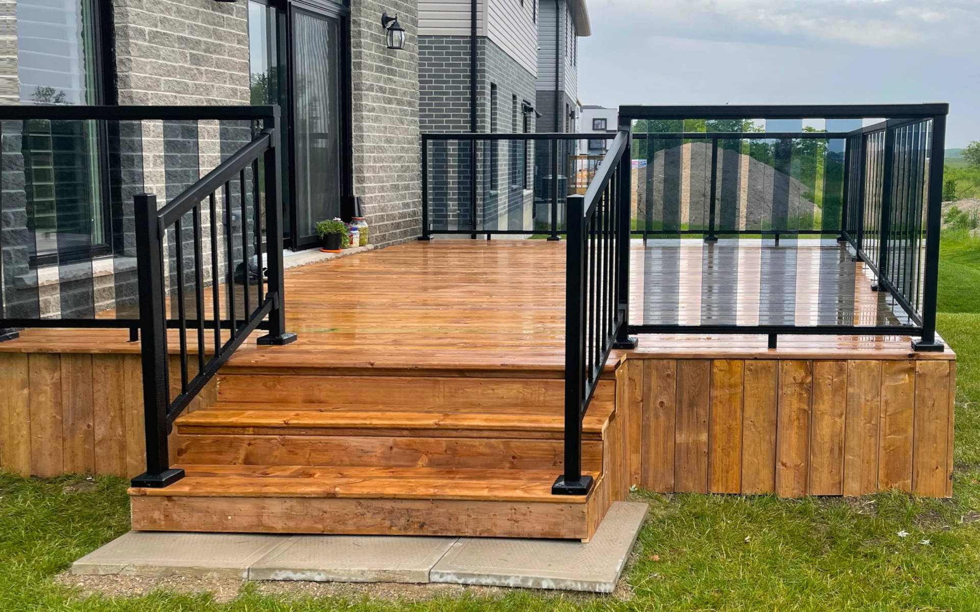 Decks. Wooden decks. Cedar decks. London Ontario solid wood deck project by Brothers Construction 3, a London Ontario home renovations contractor.